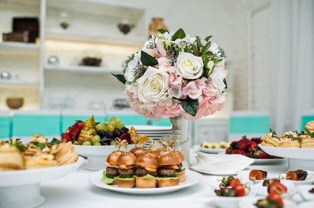 Affordable Wedding Catering in London – Exceptional Service Within Your Budget Affordable Wedding Catering in London – Exceptional Service Within Your Budget