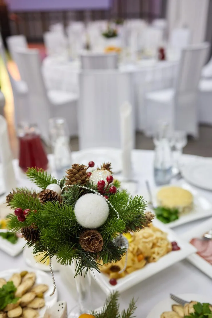 Traditional Christmas Dinner Service