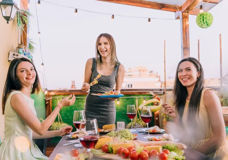 Customizable Menus for Diverse Tastes