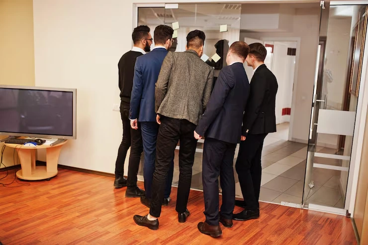 Expert Onsite Service and Canapé Circulation Team Services Providing Professional Event Support