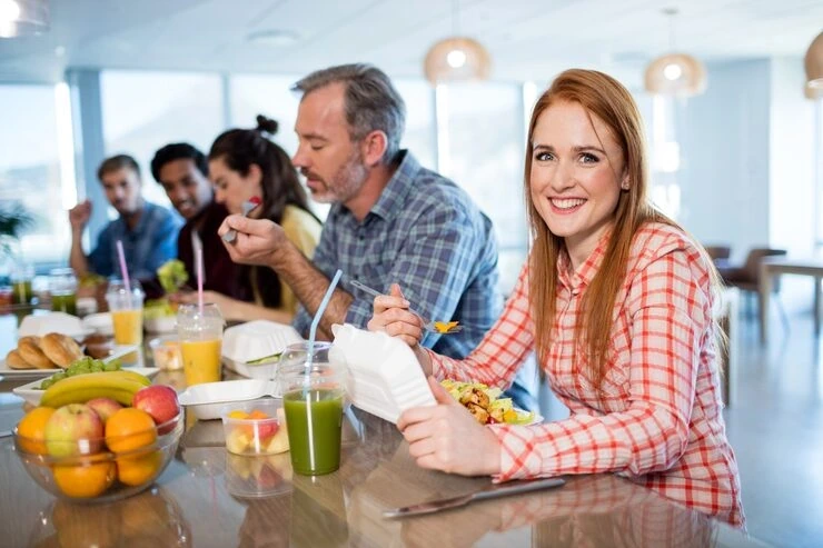 Dietary and compliance-focused catering services in Chicago with clearly labelled meals meeting health standards
