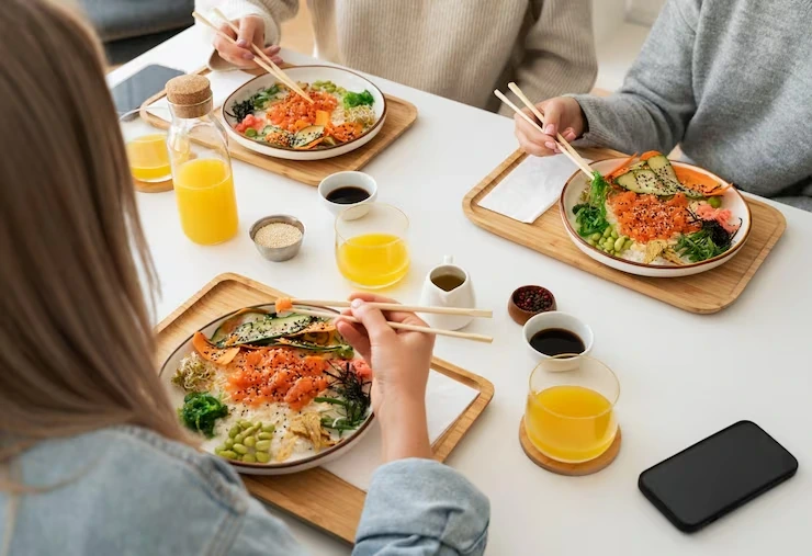 Last-minute and short-notice catering services in Chicago with freshly prepared food delivered promptly