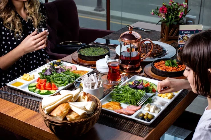 Top-rated fine dining services in London featuring elegant table settings and expertly plated gourmet dishes