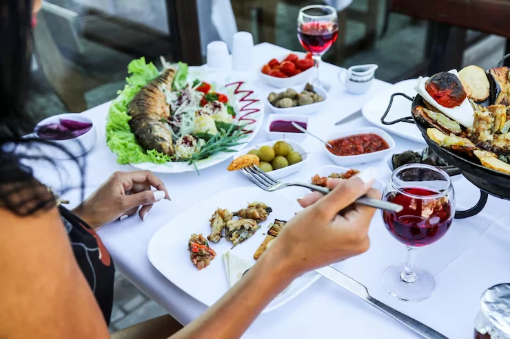 Compliance-Driven Catering (Halal, Dietary, Corporate Standards)