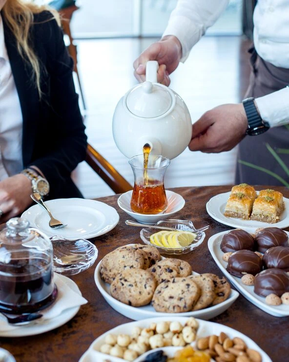 Full-Service Breakfast and Lunch Catering Management