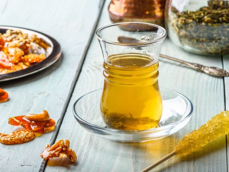 Tea in armudu with oriental delights